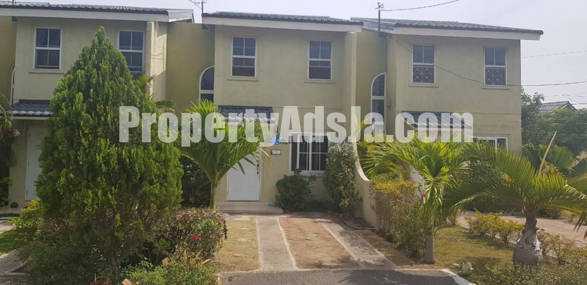 Townhouse For Sale in St Catherine, St. Catherine Jamaica