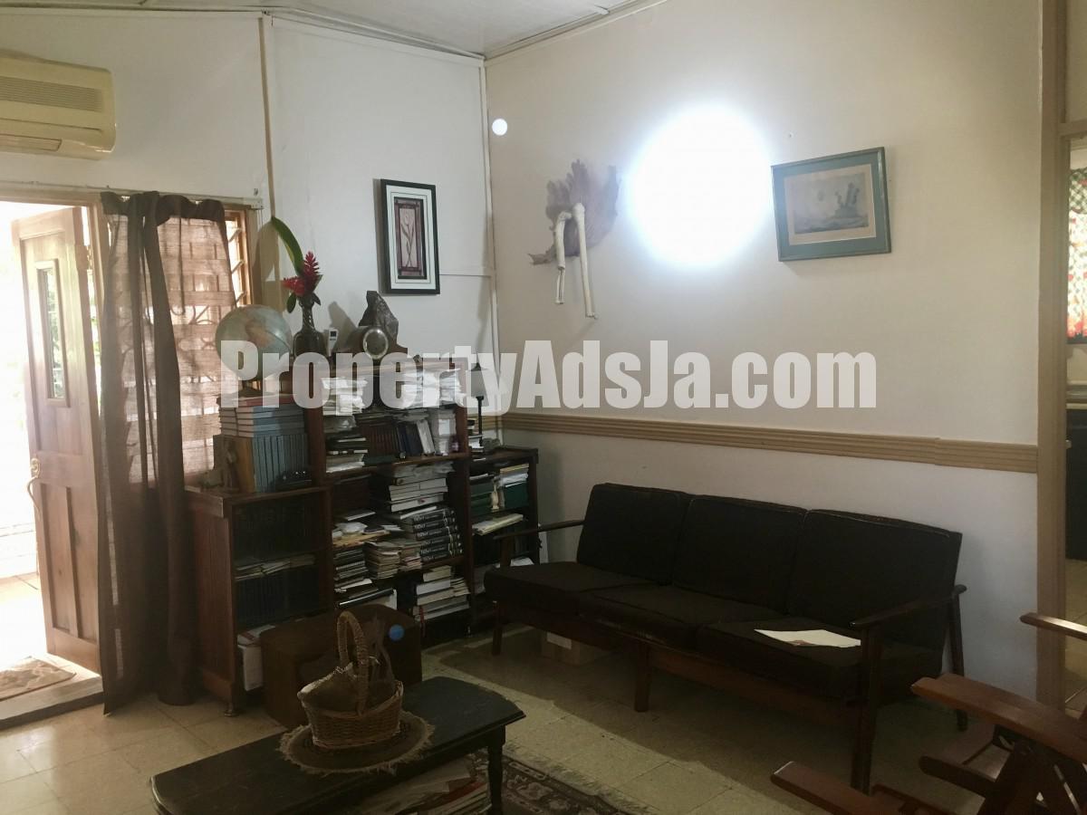 House For Sale in Pembroke Hall, Kingston / St. Andrew Jamaica