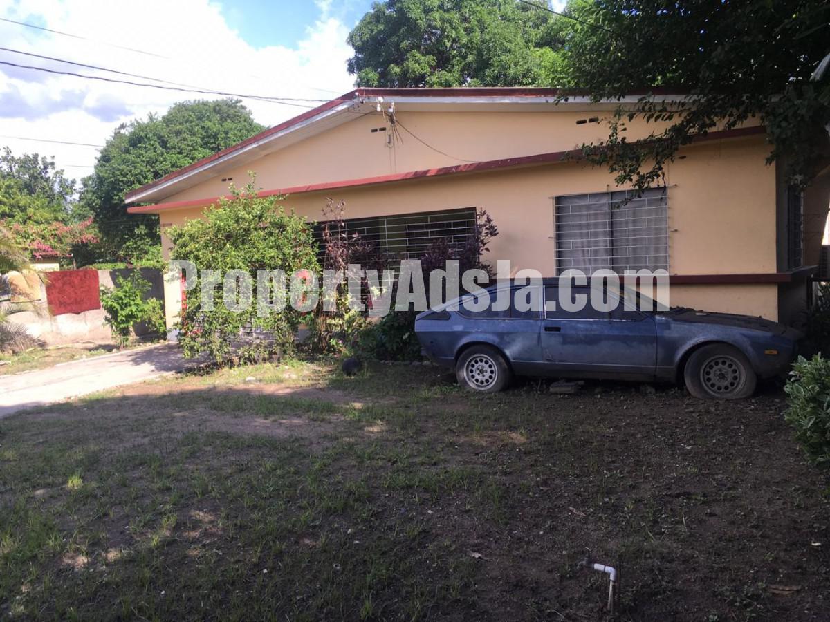 House For Sale in Washington Gardens, Kingston / St. Andrew Jamaica