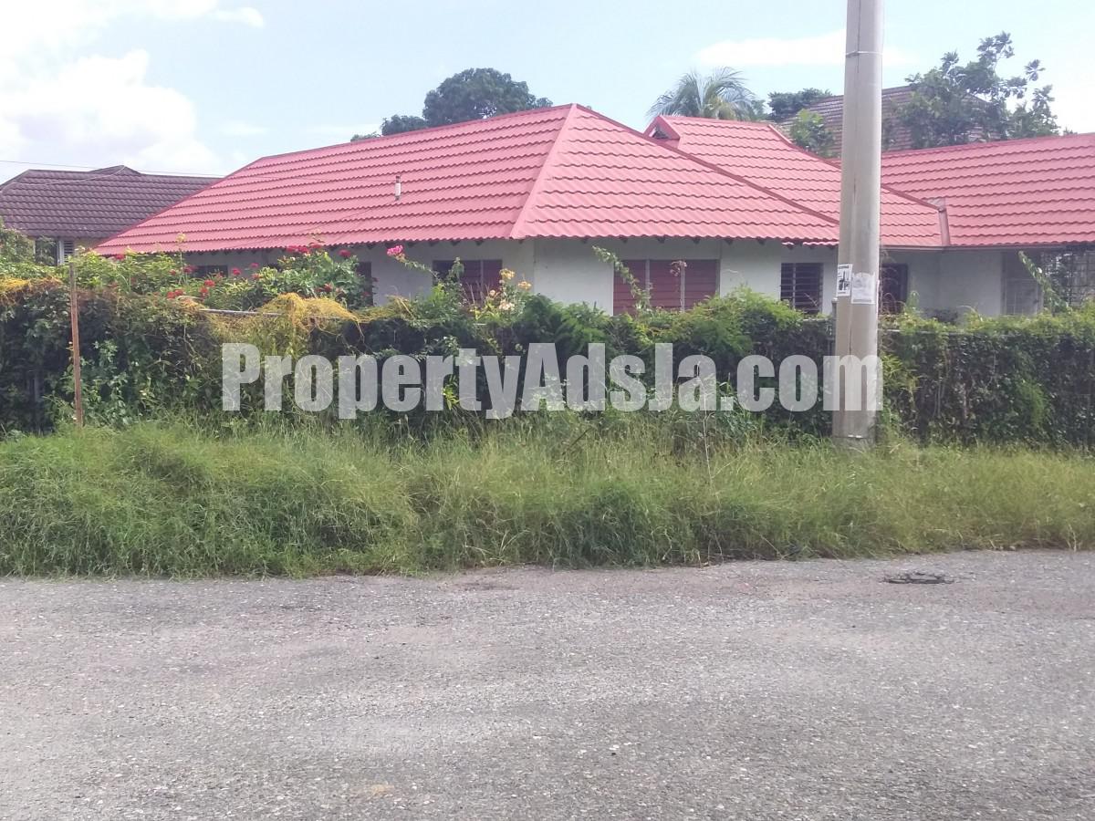 House For Sale in Charlton, Kingston / St. Andrew Jamaica