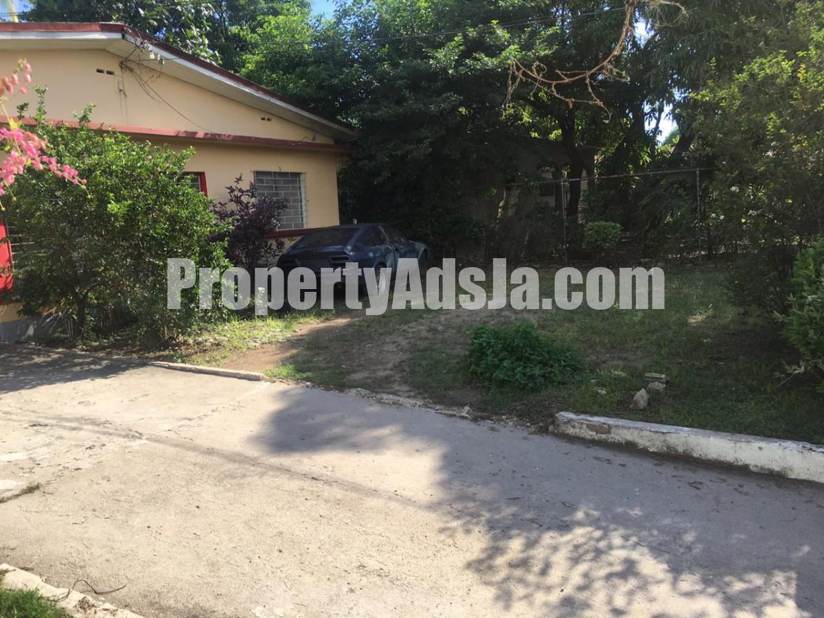 House For Sale in Washington Gardens, Kingston / St. Andrew Jamaica