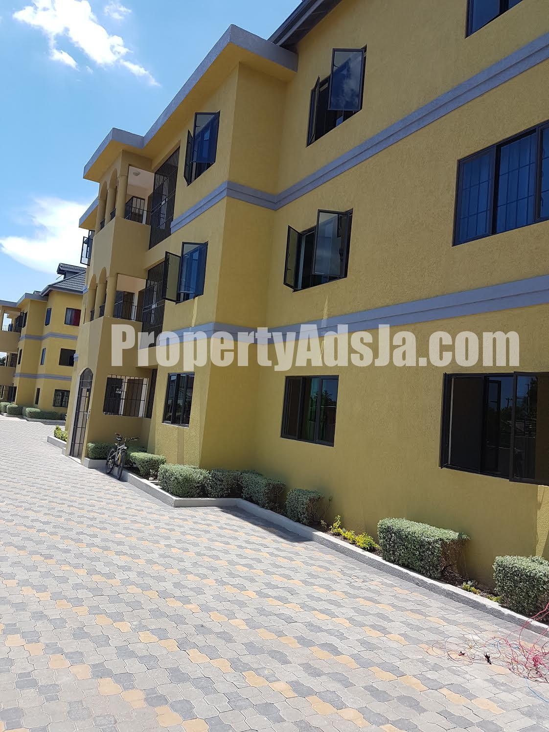 Apartment For Rent in Meadowbrook Estates, Kingston / St. Andrew