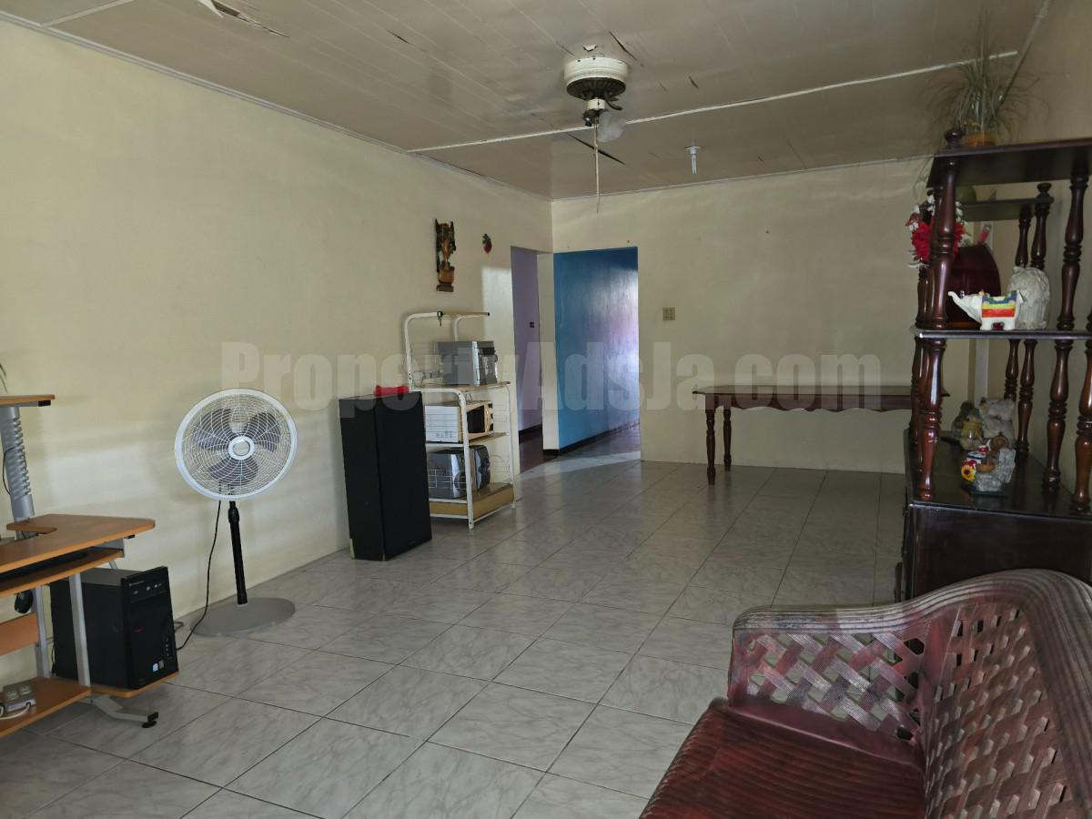 House For Sale in Willowdene, St. Catherine Jamaica photo 7