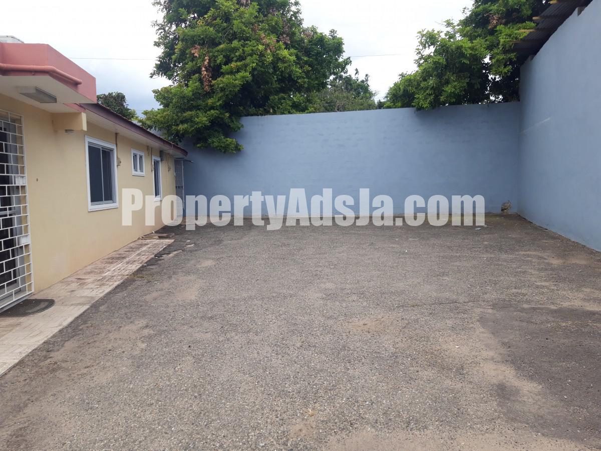Commercial building For Sale in Hagley Park Road, Kingston / St. Andrew