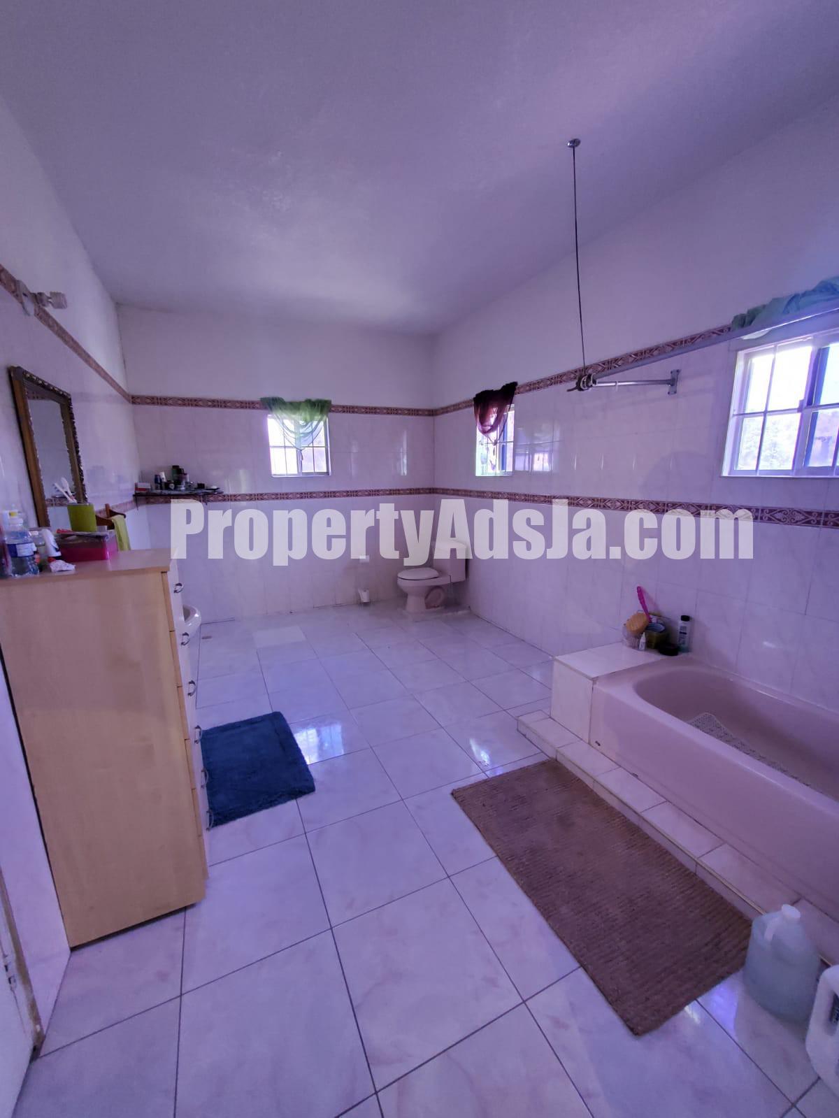 House For Sale in Chateau, Clarendon Jamaica