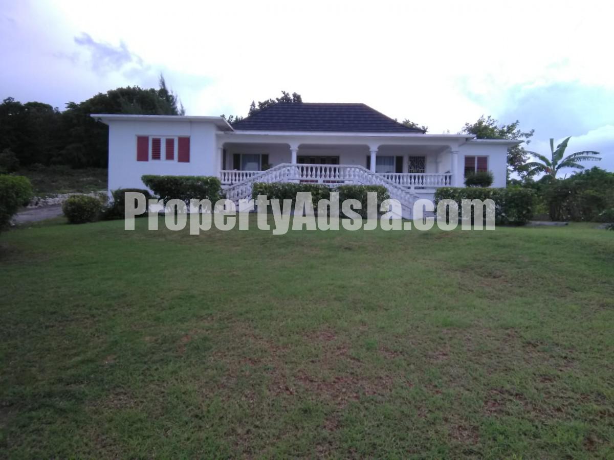 House For Sale in CORAL GARDEN, St. James Jamaica