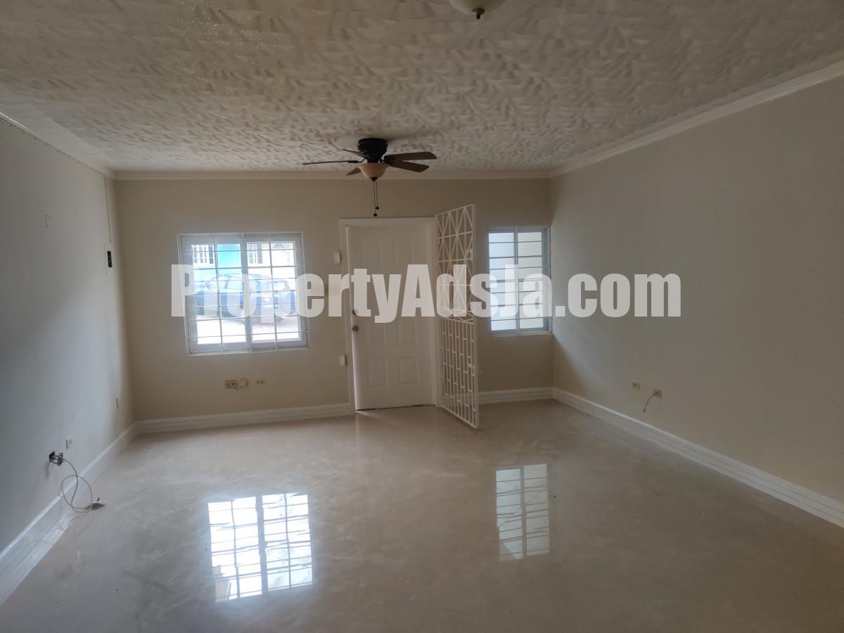 Townhouse For Sale in Hatfield, Manchester Jamaica