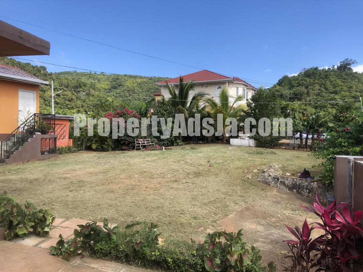 House For Rent in Red Hills, Kingston / St. Andrew Jamaica