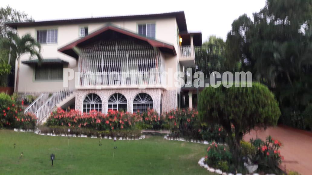 House For Sale in Golden Acres Red Hills, Kingston / St. Andrew Jamaica