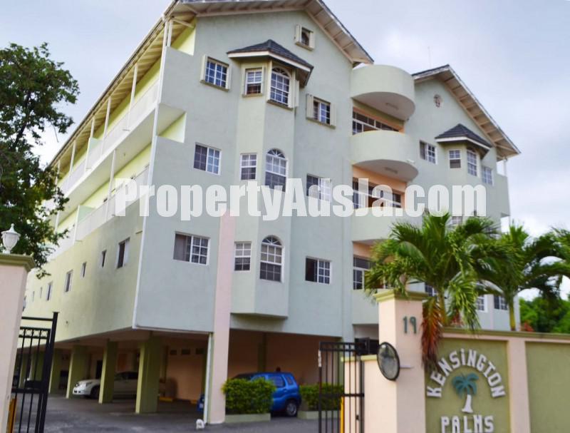 Apartment For Sale in Kensington Cres New Kgn Kingston 5, Kingston / St