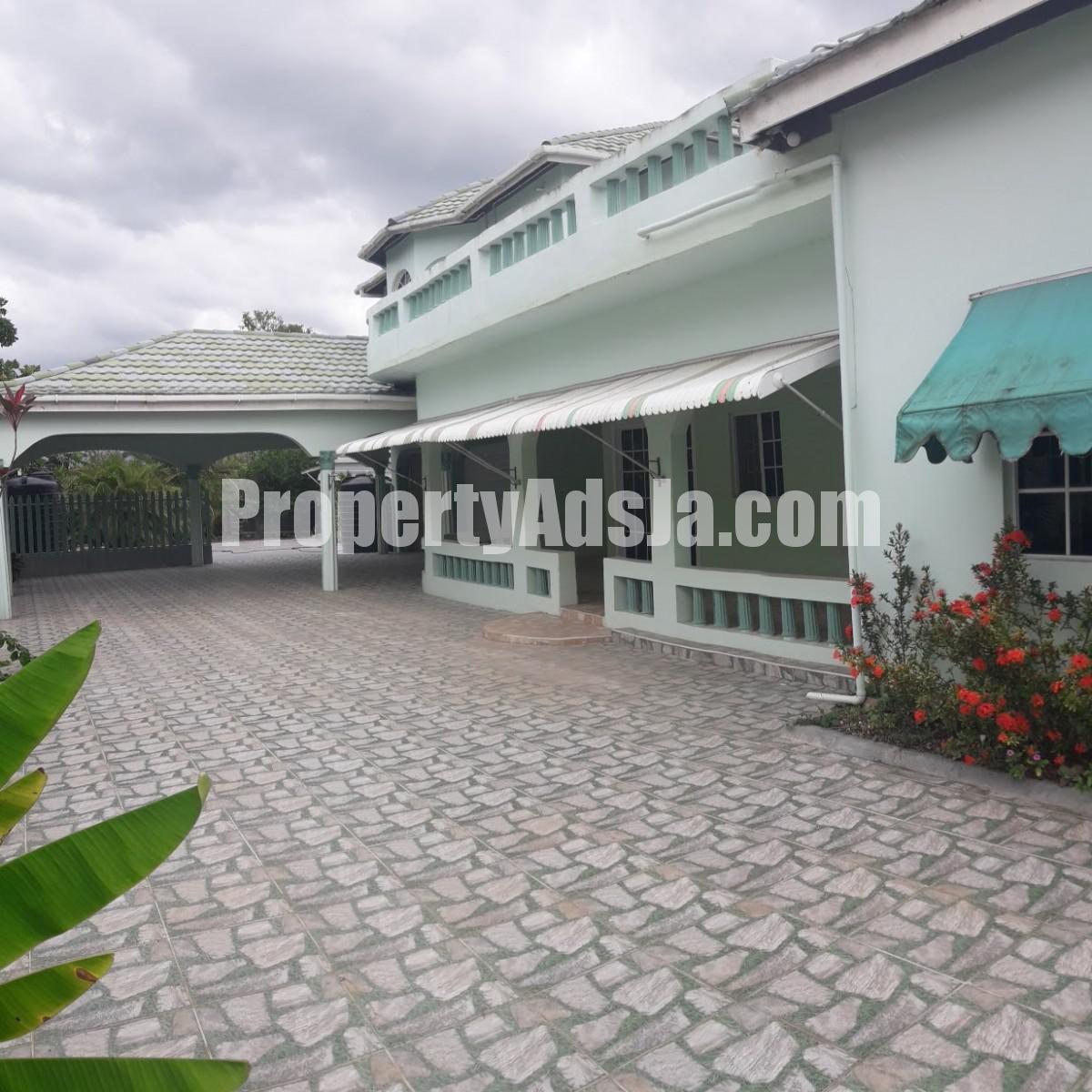 House For Sale in Inglewood, Clarendon Jamaica