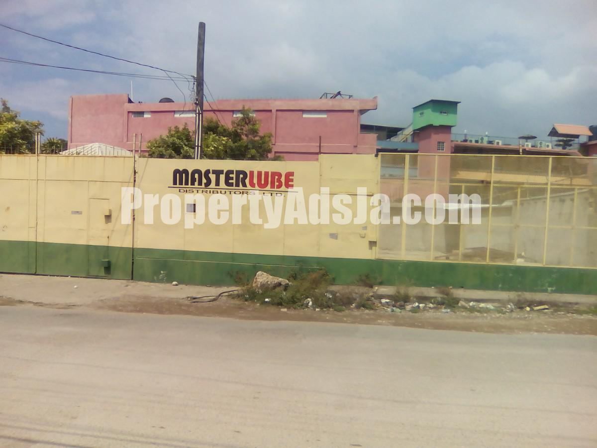 Commercial building For Rent in OFF HAGLEY PK ROAD, Kingston / St