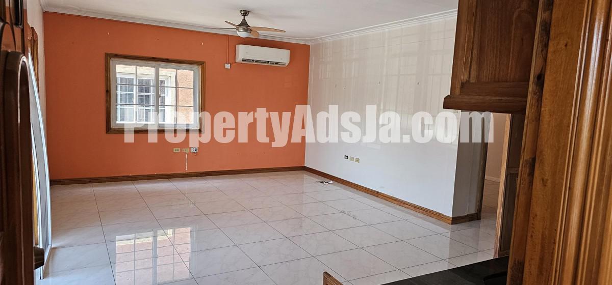 Apartment For Rent in El Monte Apt Complex, Kingston / St. Andrew