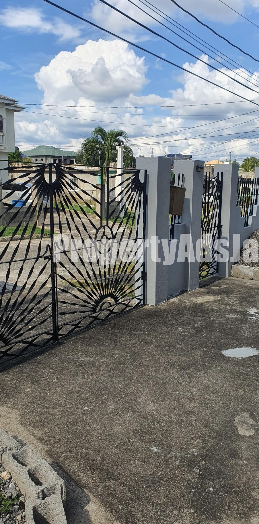 House For Rent in Mineral Heights, Clarendon Jamaica