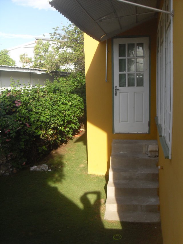 House For Sale in copacabana, Kingston / St. Andrew Jamaica