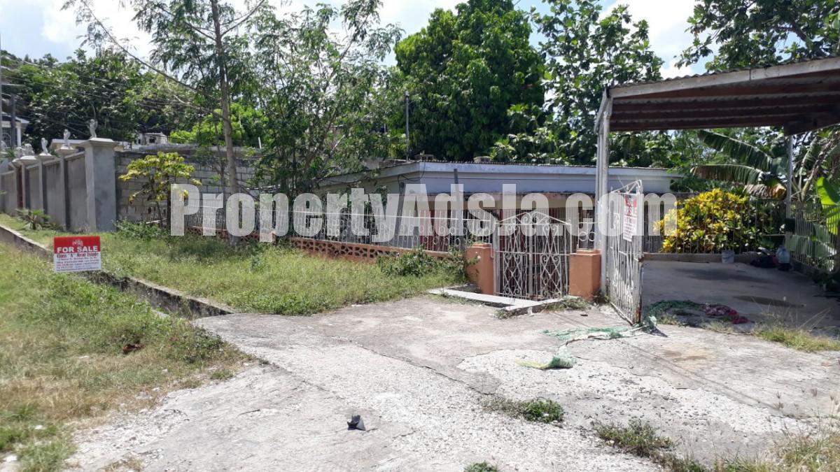 House For Sale in ROSEMOUNT, St. James Jamaica