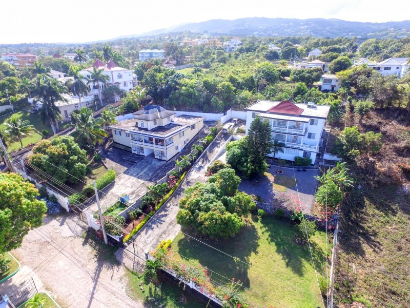 House For Sale in Coral Gardens, St. James Jamaica