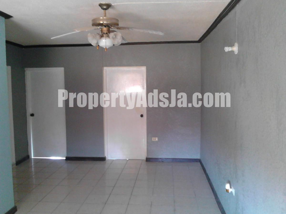 Apartment For Rent in Brynmawr Ave, Kingston / St. Andrew Jamaica