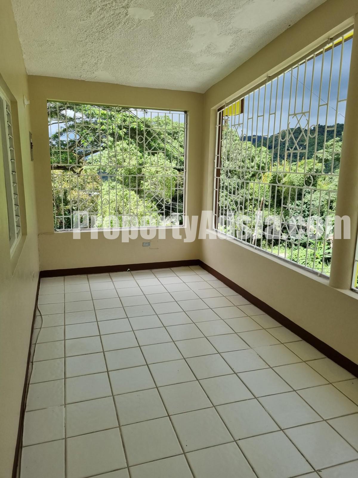Flat For Rent in Golden Spring, Kingston / St. Andrew Jamaica