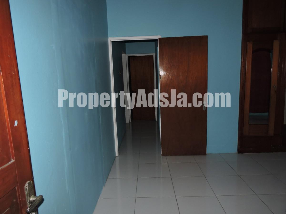 House For Rent in Molynes GardensTamarind Grove, Kingston / St. Andrew