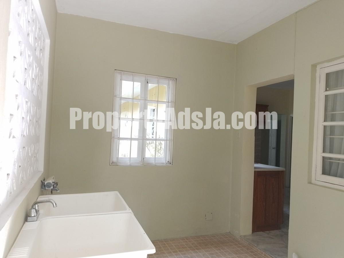 Flat For Rent in Kingston 8, Kingston / St. Andrew Jamaica