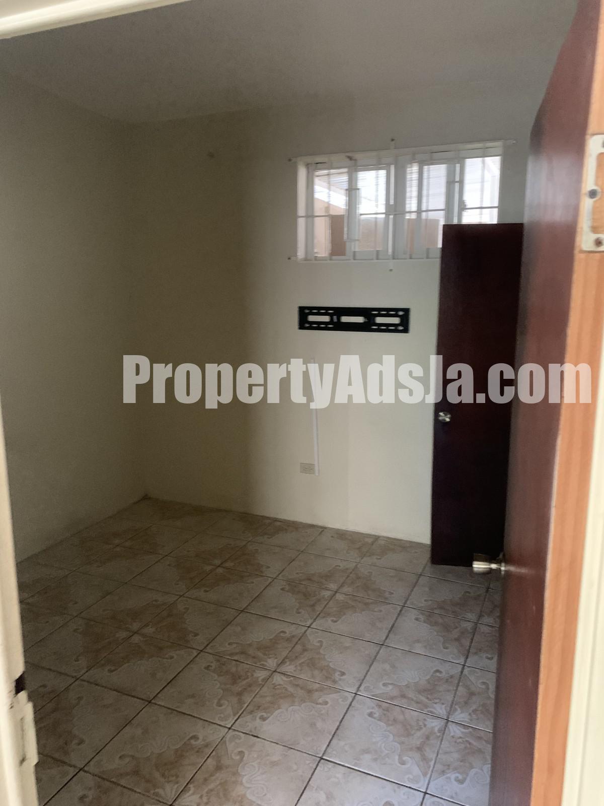 House For Rent in Meadowbrook Mews, Kingston / St. Andrew Jamaica
