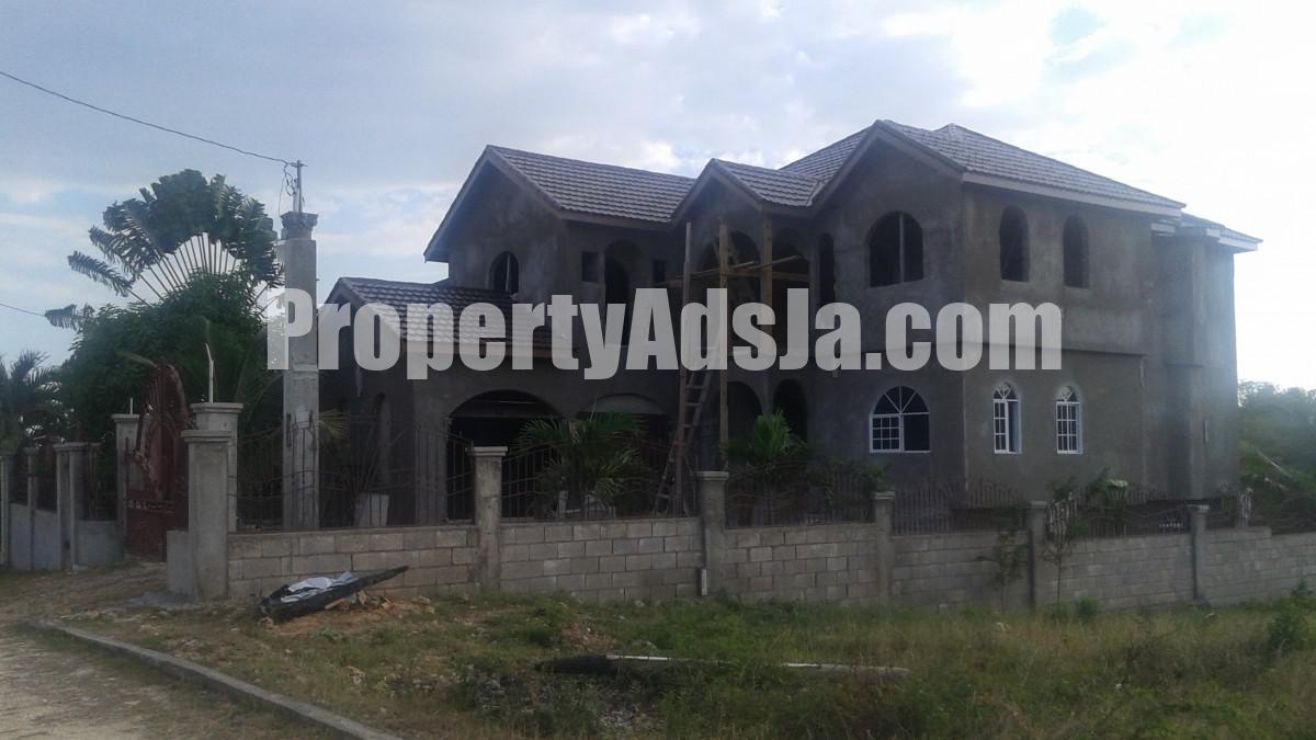 Apartment For Rent in May pen, Clarendon Jamaica