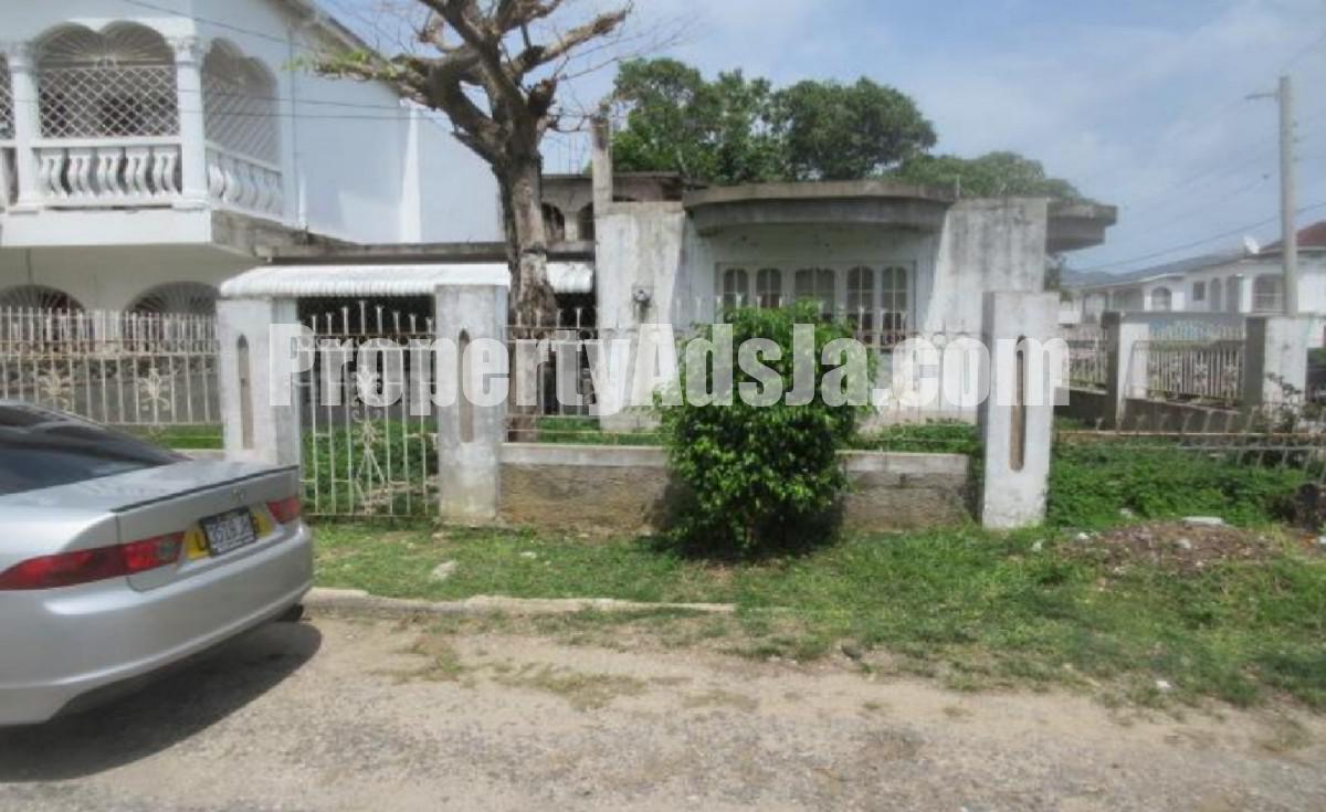 House For Sale in PART OF LLANDILLO PEN, Westmoreland Jamaica