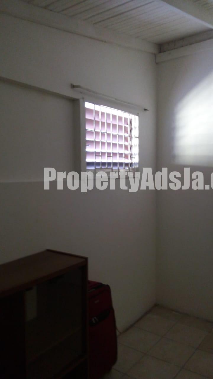 House For Rent in Meadowbrook Park Kgn 19, Kingston / St. Andrew