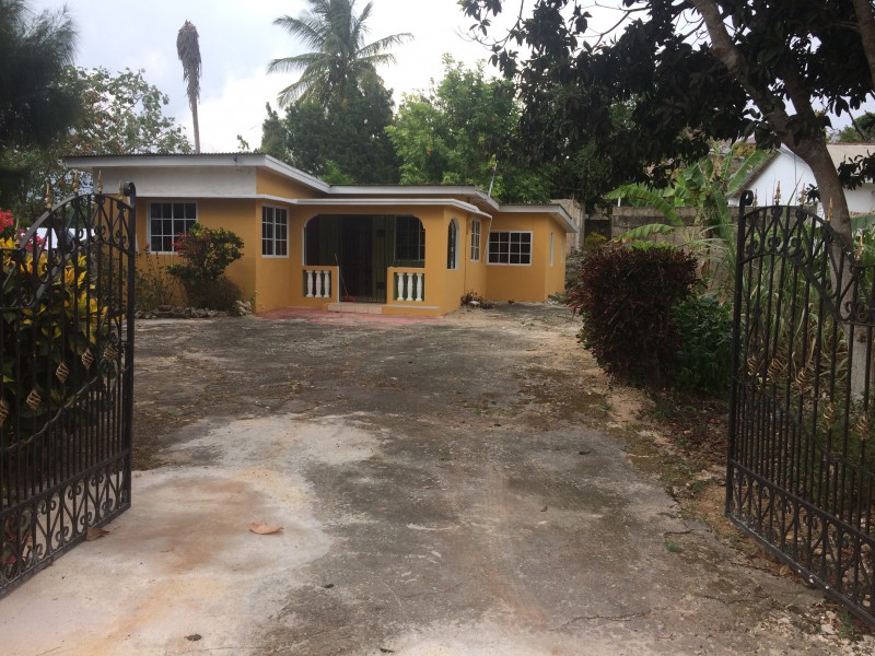 House For Rent in Mandeville, Manchester Jamaica
