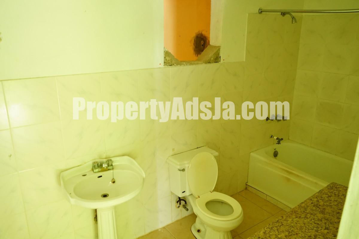 House For Sale in Santa Cruz, St. Elizabeth Jamaica