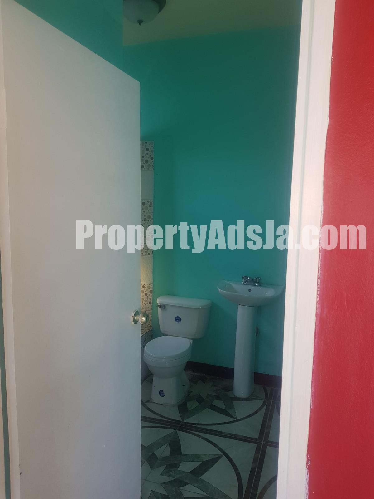 Flat For Rent in Edgewater Portmore, St. Catherine Jamaica
