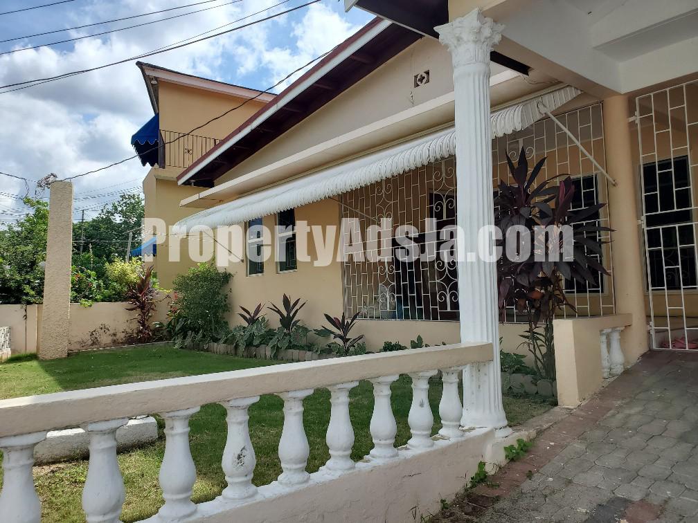 House For Sale in Meadowbrook, Kingston / St. Andrew Jamaica