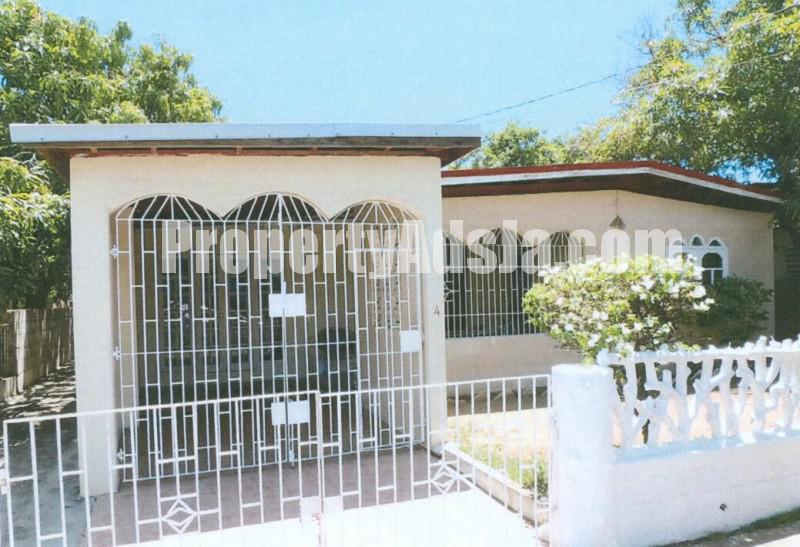 House For Sale in Bridgeport, St. Catherine Jamaica