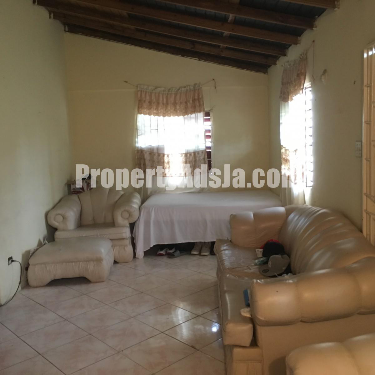 House For Sale in Westchester Gardens Spanish Town, St. Catherine