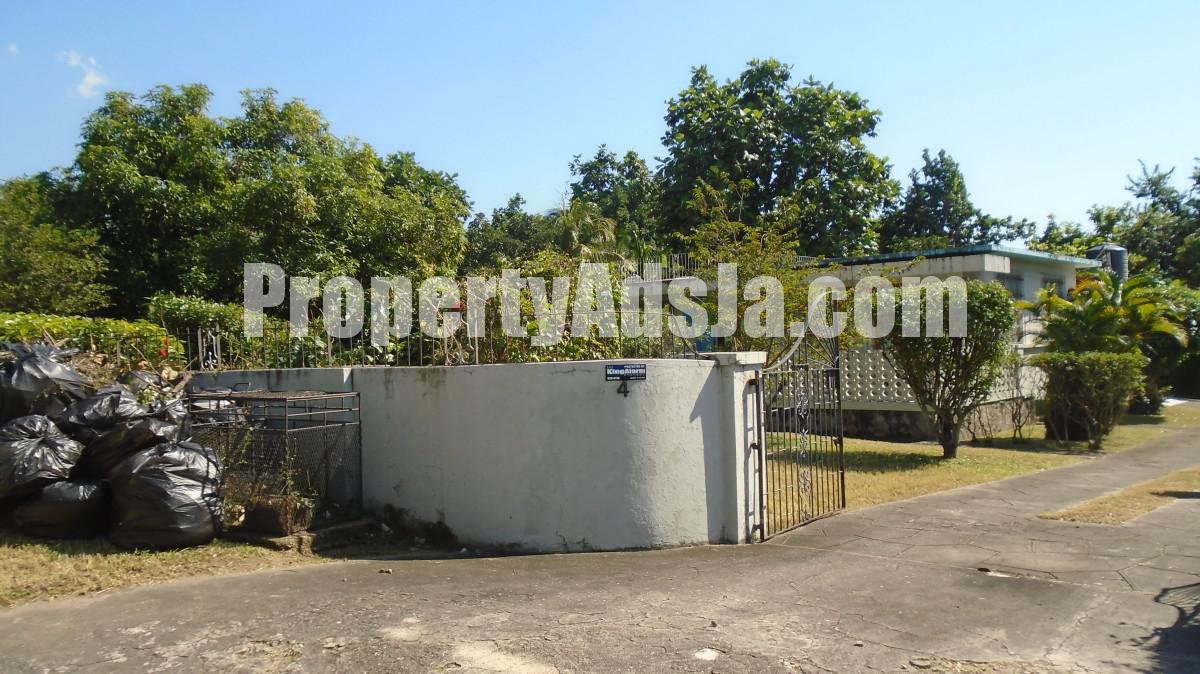 House For Sale in Hope Pastures, Kingston / St. Andrew Jamaica