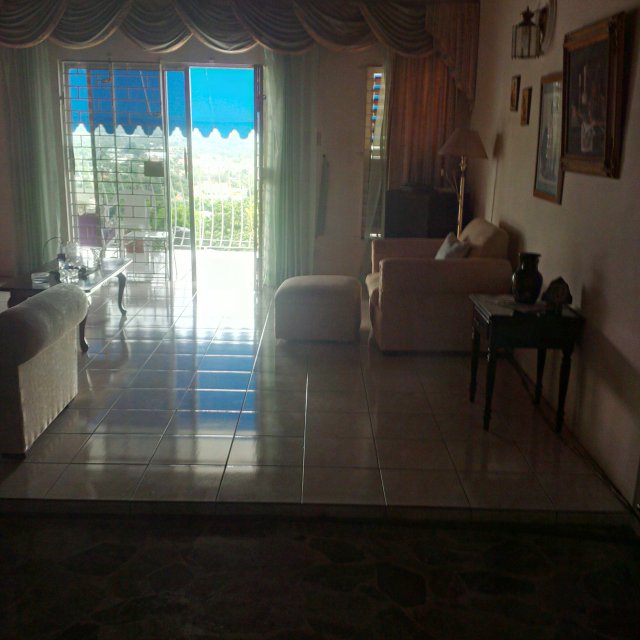 House For Sale in Kingston, Kingston / St. Andrew Jamaica