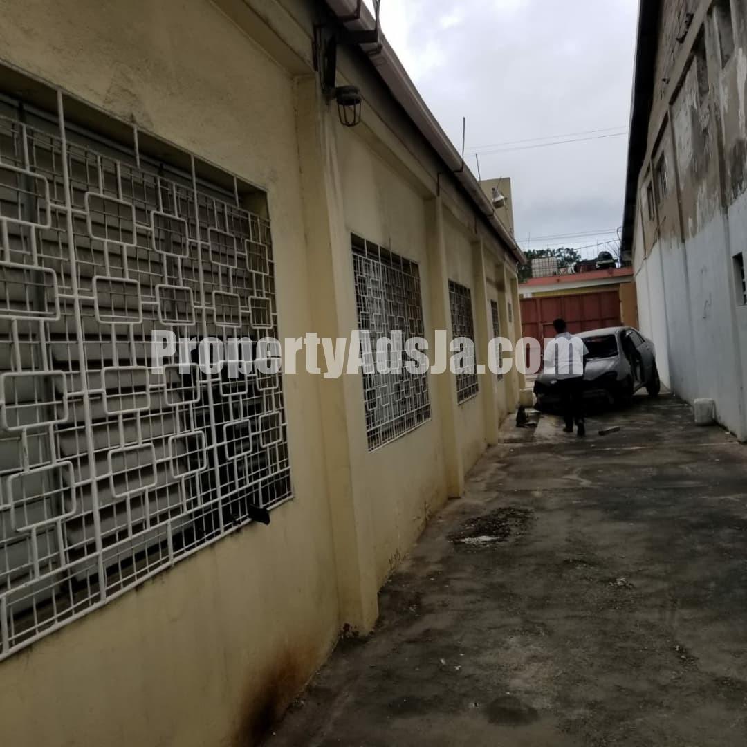 Commercial building For Rent in Hagley Park rd, Kingston / St. Andrew