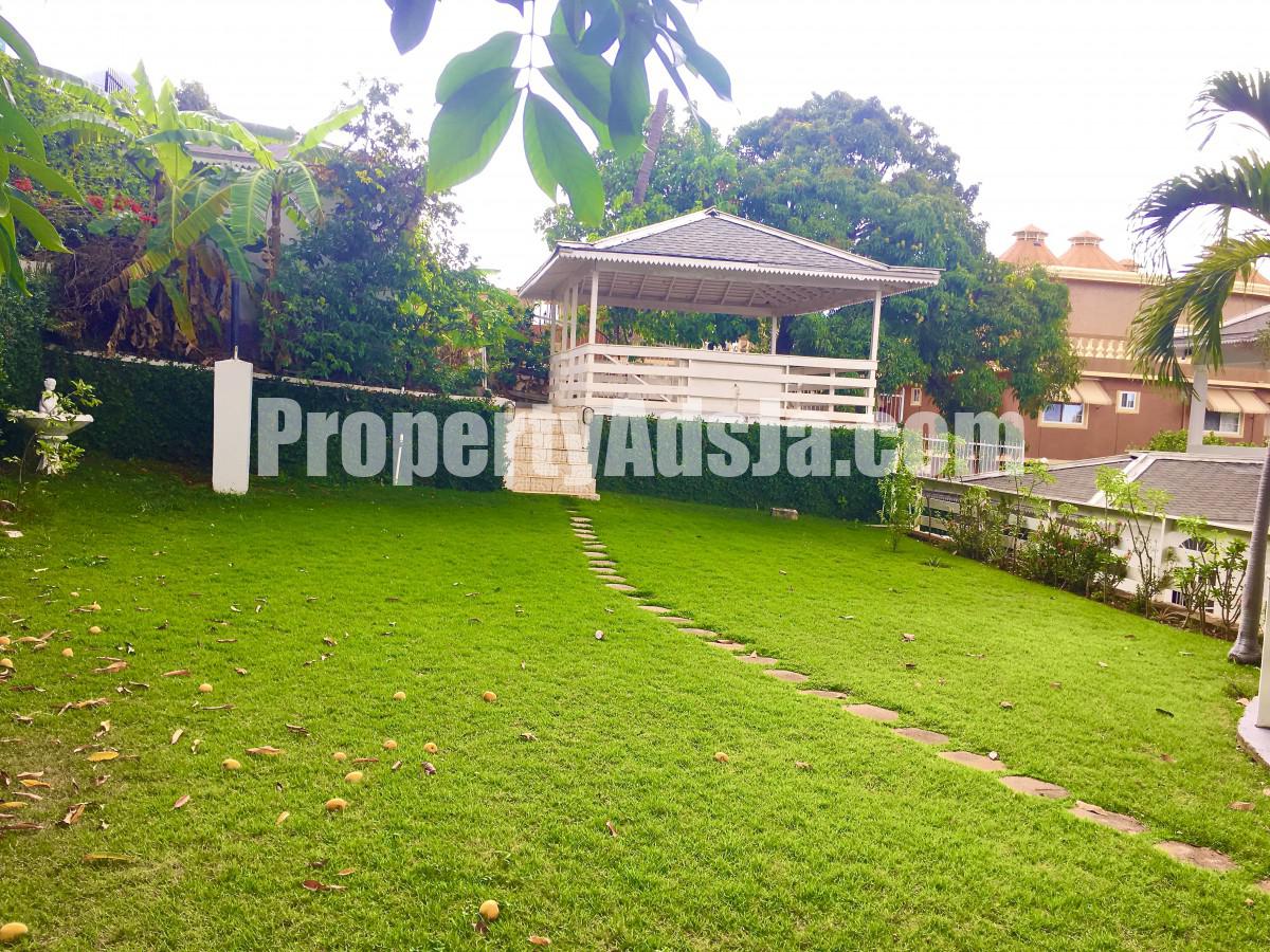 House For Sale in Chancery Hall, Kingston / St. Andrew Jamaica