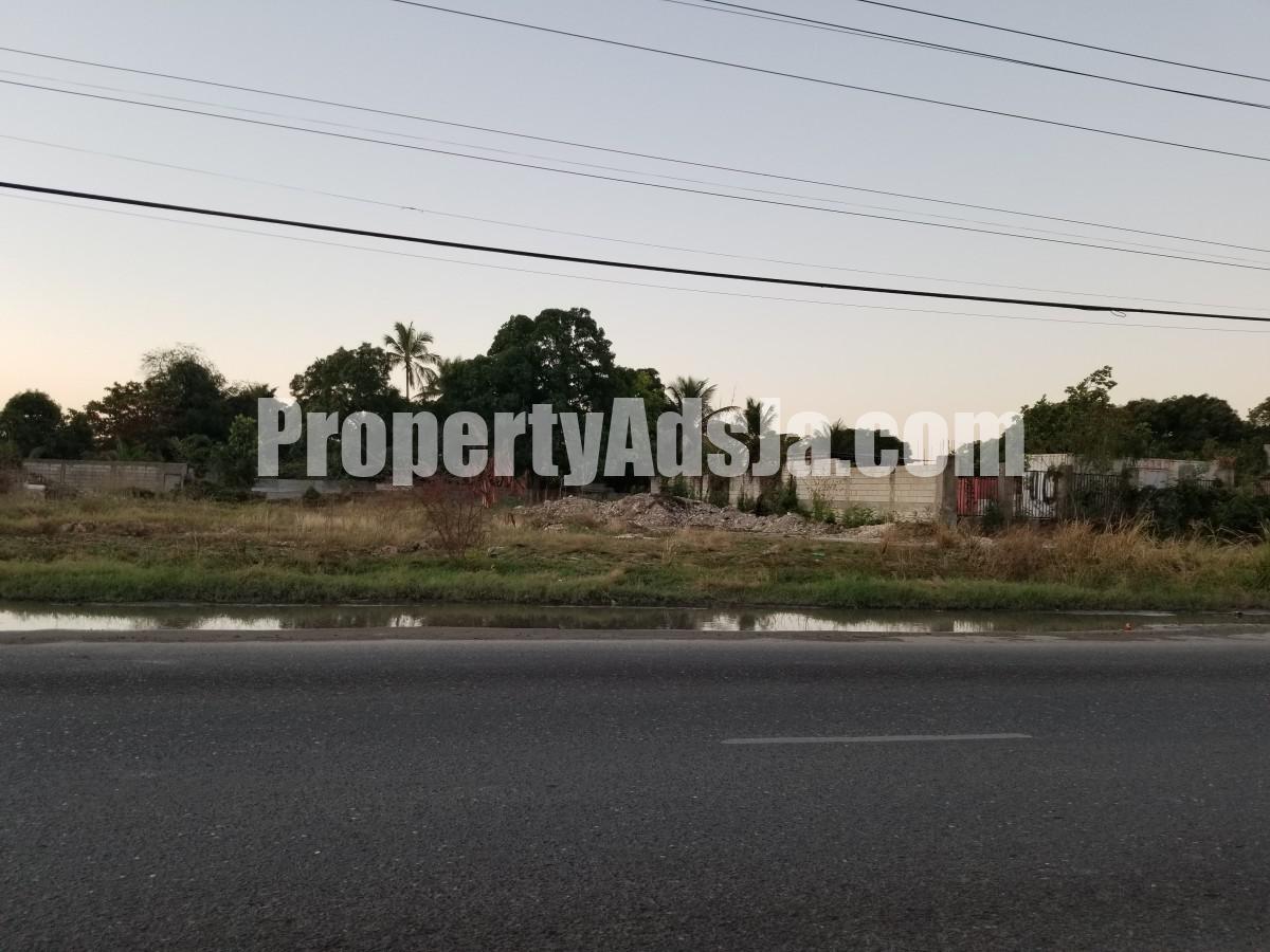 Commercial/farm land For Sale in Sydenham, St. Catherine Jamaica