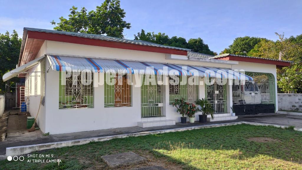House For Sale in Off Old Harbour Road, St. Catherine Jamaica
