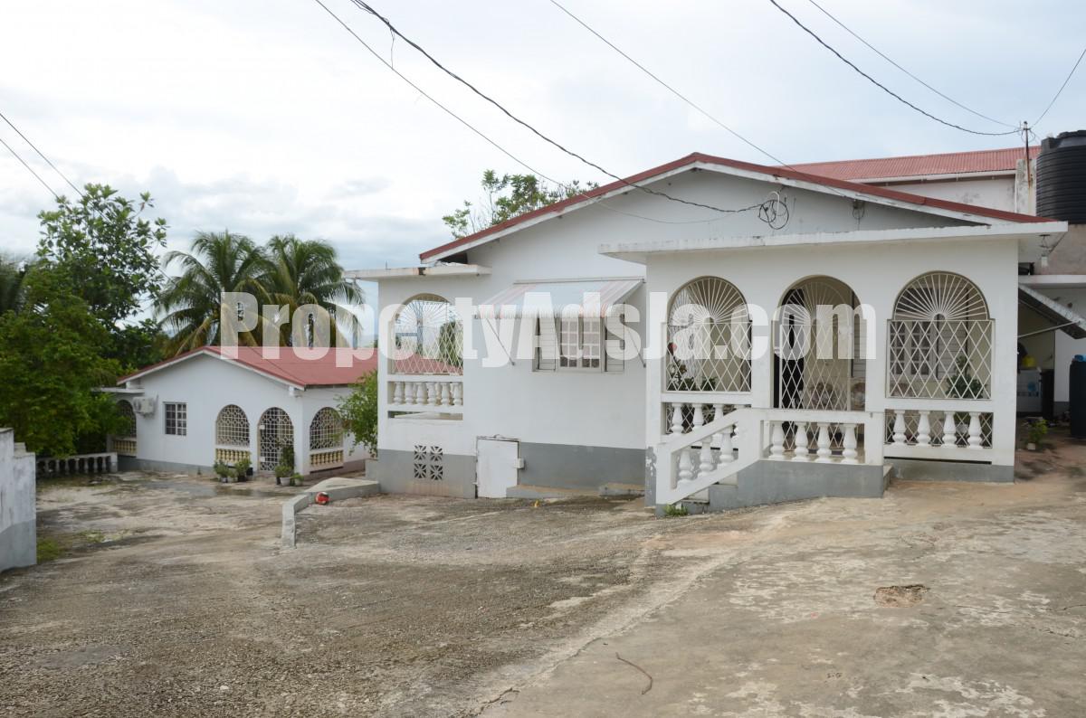House For Sale in Santa Cruz, St. Elizabeth Jamaica