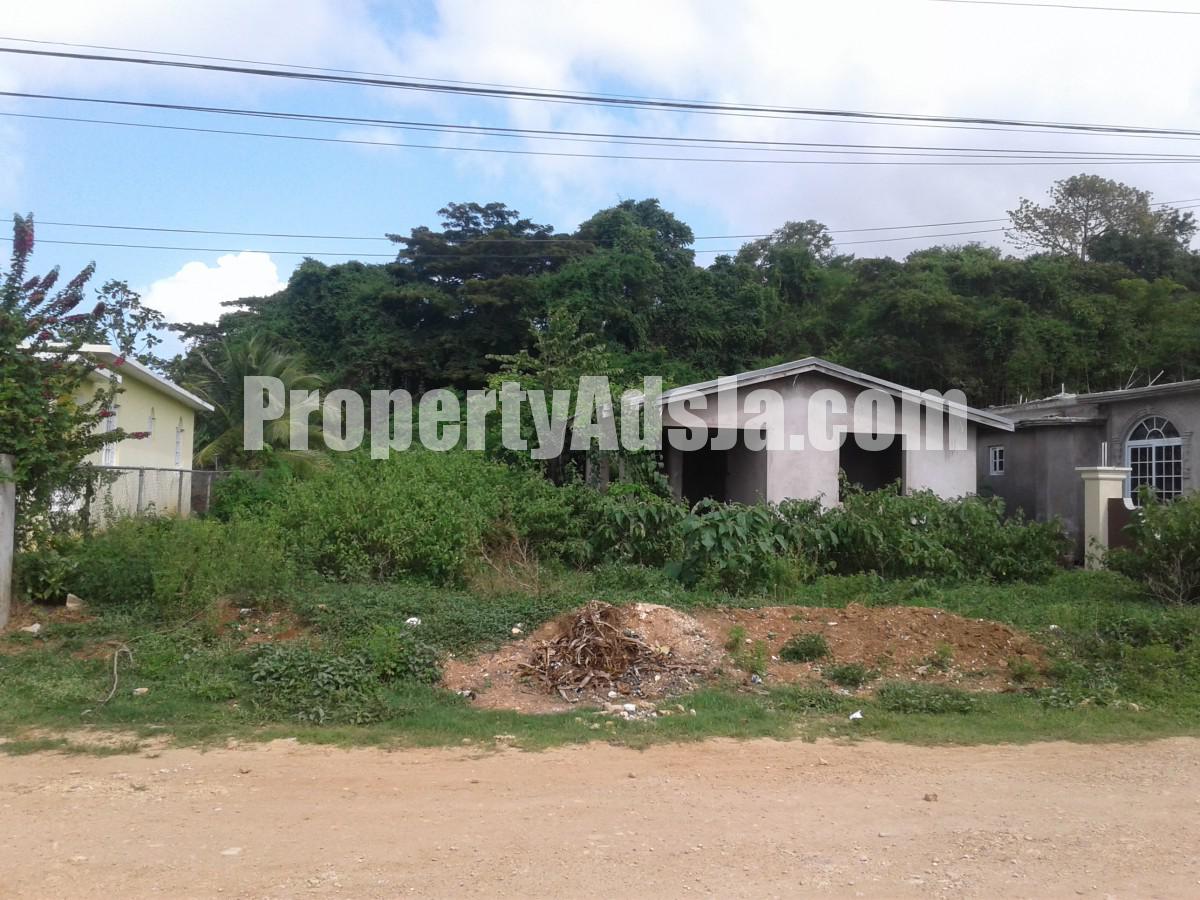 House For Sale in Duncans, Trelawny Jamaica