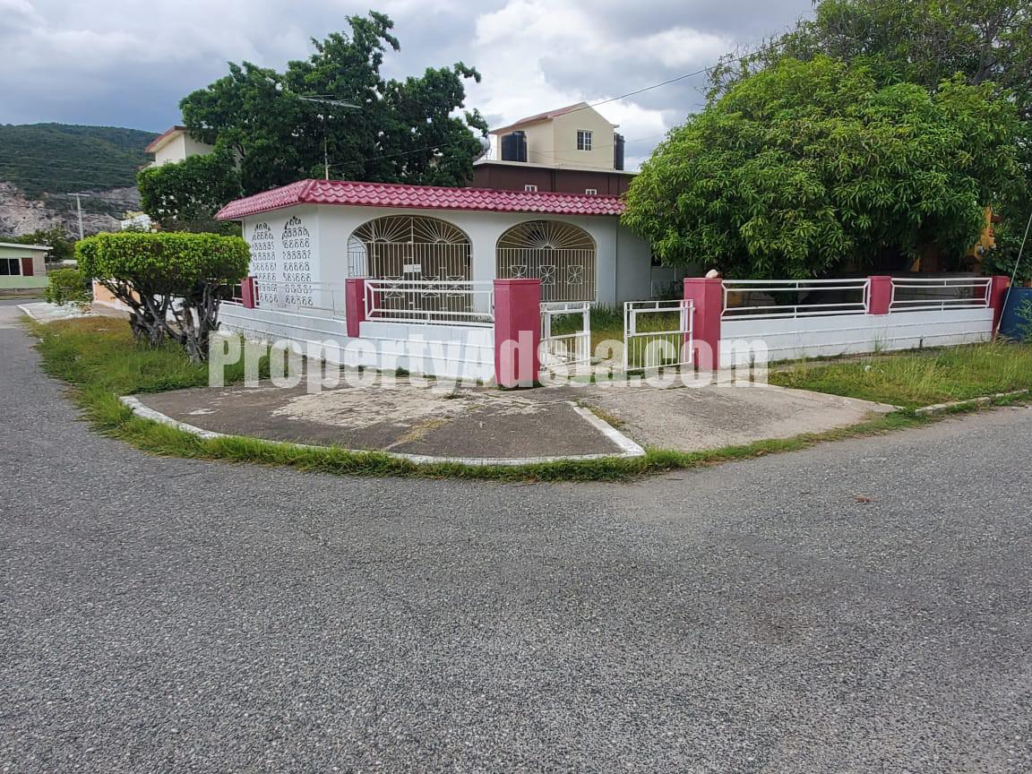 House For Sale in Bridgeport, St. Catherine Jamaica