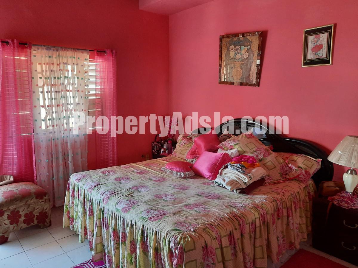 House For Sale in Manley Meadows Kgn 2, Kingston / St. Andrew Jamaica