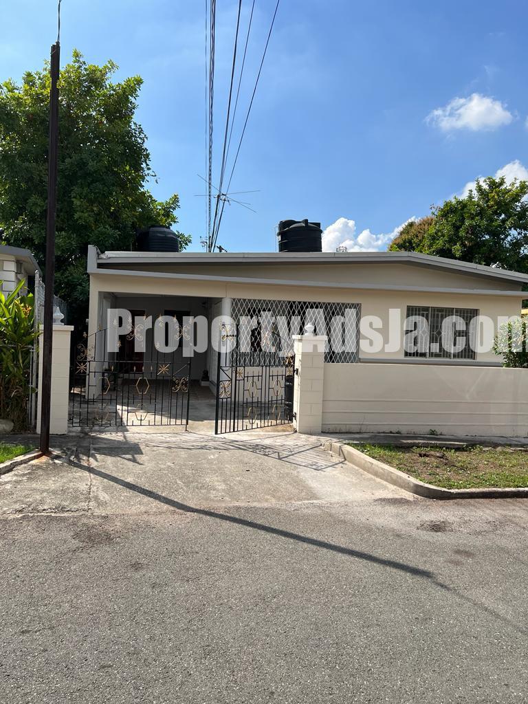 House For Sale in Hughenden, Kingston / St. Andrew Jamaica