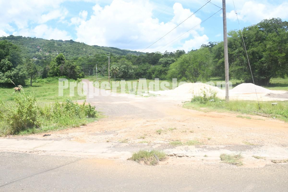 Residential lot For Sale in Santa Cruz, St. Elizabeth Jamaica