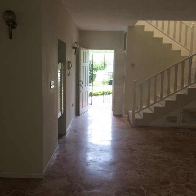 Townhouse For Rent in AYLSHAM SHORTWOOD RD, Kingston / St. Andrew
