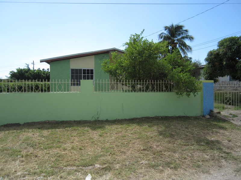 House For Sale in Gutters Nightingale Grove, St. Catherine Jamaica