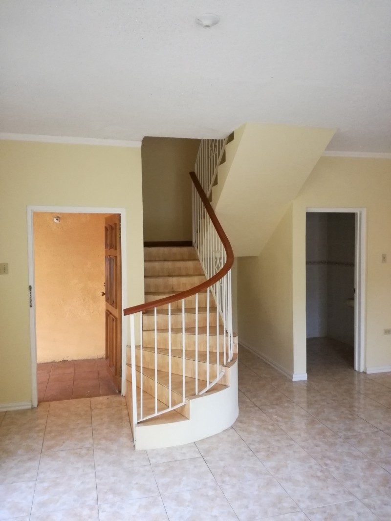 Townhouse For Rent in Havendale PRICE REDUCED, Kingston / St. Andrew